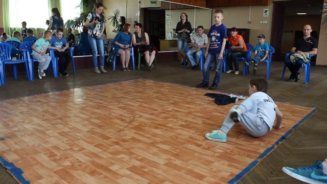 B-boy Гибкий vs B-boy Неудержимый (Полуфинал) City Battle 2 смотреть онлайн