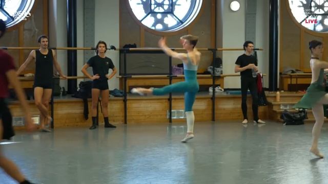 World Ballet Day 2022 - Live from the Paris Opera смотреть онлайн