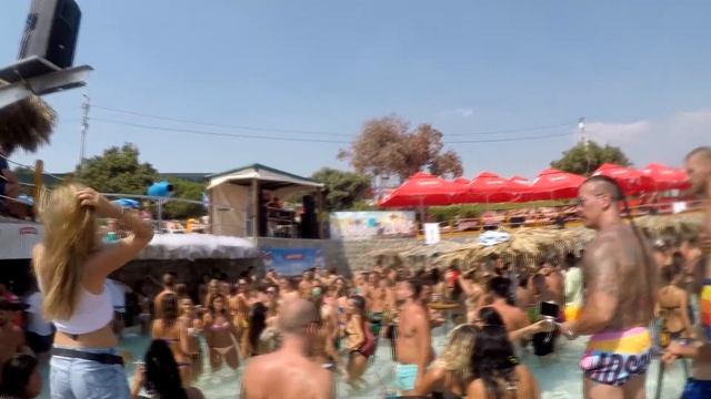 Пенная вечеринка на пляже Плоче, Черногория смотреть онлайн