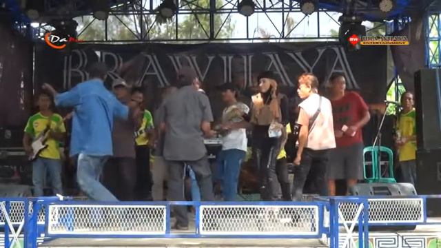 BADAI BIRU voc.TIA, Organ Tarling Dangdut Of Pantura"BRAWIJAYA"Khitanan"BINTANG SYAHNUR ABILLY" смотреть онлайн