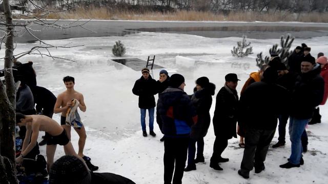 Крещение. Новоархангельск..Украина р.Синюха. 20170119 смотреть онлайн