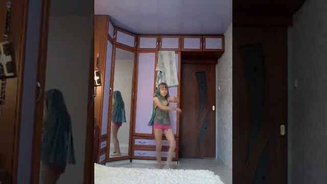 Танец под песню королева танцпола смотреть онлайн