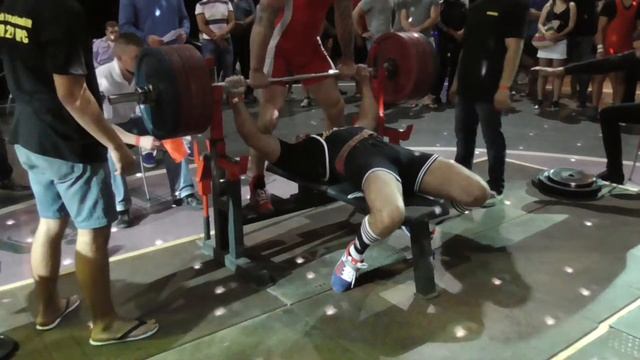 НЕВЕРОЯТНЫЙ ЖИМ! Щербаков Александр. Жим лежа 215 кг. GYM200 2015 (UPC) смотреть онлайн