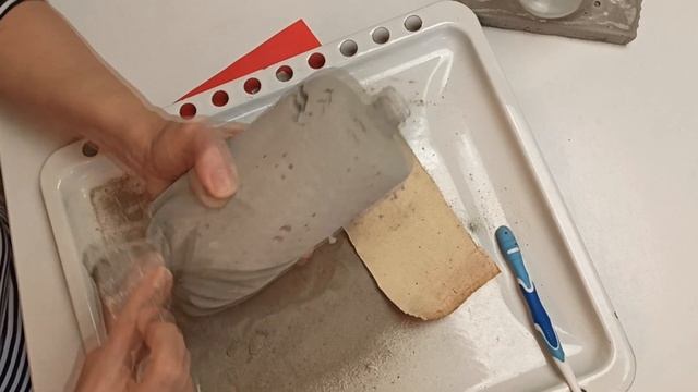 Отделка стены в ванной комнате " Под чеканку" из плиточного клея 2 ч. смотреть онлайн