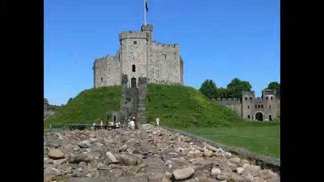 Cardiff Castle in the city centre of Cardiff, Wales. смотреть онлайн