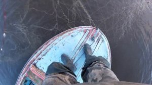 Рыбалка сетями на реке Амур. Проверка сетей. Рыбалка сетями производится по документам.