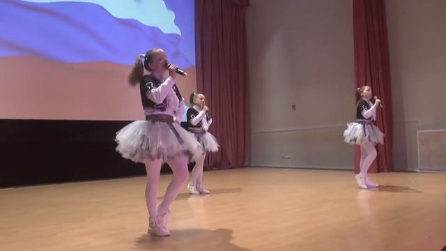 Ансамбль "Трель". Песня "Робот" смотреть онлайн