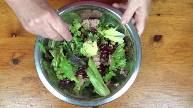 Зелёный салат с ТУНЦОМ смотреть онлайн