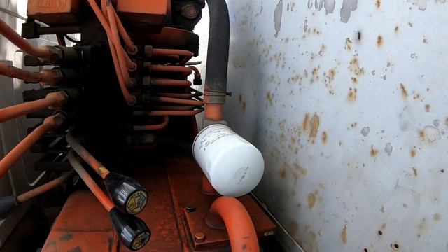 как я делаю ТО на манипуляторе , кму обслуживаю, меняю масла и смазываю смотреть онлайн