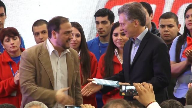 Bernardo Bárcena - Entrega del libro TRATO HECHO al Presidente Mauricio Macri смотреть онлайн