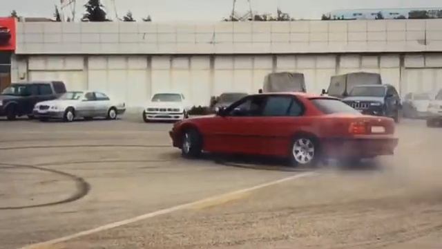 BMW E38 V12 Drift