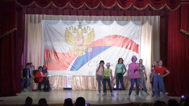 1085 Вокально эстрадная студия Яркие звёзды г Аркадак На районе смотреть онлайн