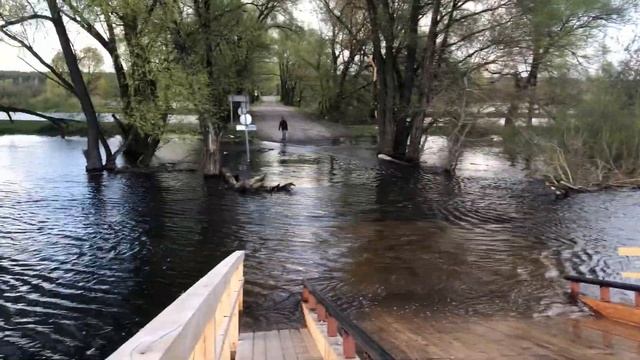 НЕВЕРОЯТНЫЙ РАЗЛИВ РЕКИ И увлекательная поездка на ТОЙОТЕ смотреть онлайн