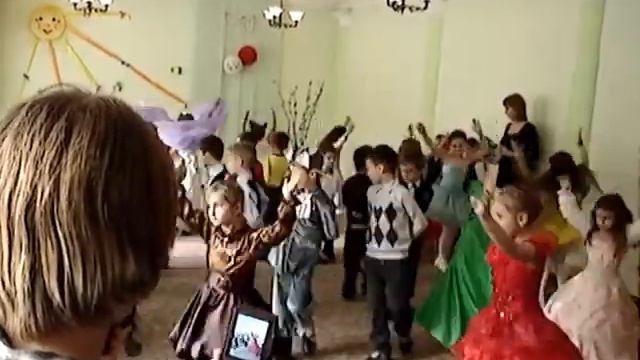 Утренник 8 Марта 2012 смотреть онлайн
