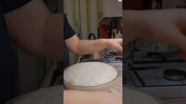 Ролик № 1404. Домашний хлеб-эклер. Рецепт в конце ролика. смотреть онлайн