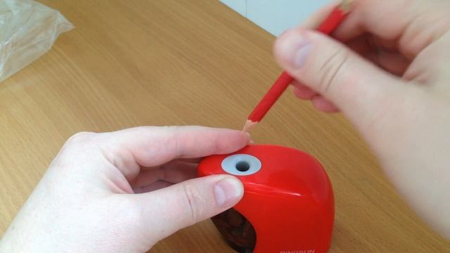 Электрическая точилка для карандашей RingSun смотреть онлайн