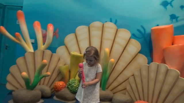 Катя в Дубаи День#6 идём в детский клуб Синдбад купаемся в бассейне кушаем морож смотреть онлайн