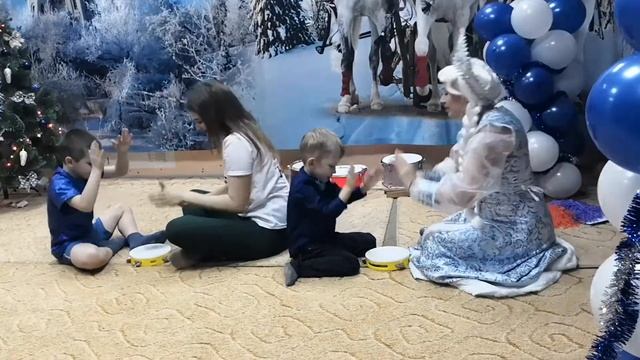 Испания в исполнении Вовы и Снегурочки смотреть онлайн