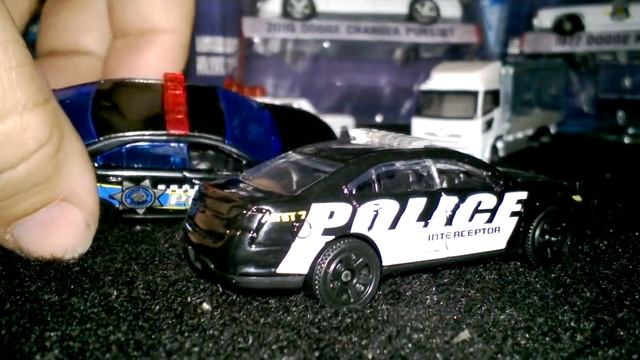 REVIEW Ford Police Interceptor Matchbox Original, Mission Force Schemes смотреть онлайн