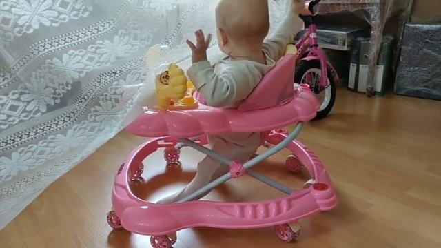 Польза и вред ходунков. Можно ли садить ребенка в ходунки? Последствия ходунков. Отдаю ходунки. смотреть онлайн