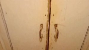 🔥САМЫЙ СТАРЫЙ ЛИФТ В ВОЛГОГРАДЕ! Распашной лифт КМЗ 1958 по адресу: ул. Мира 18