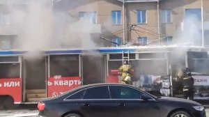 Горит трамвай на Дзержинского Кемерово