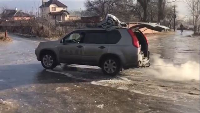 Хитрилой Дастера тянули смотреть онлайн