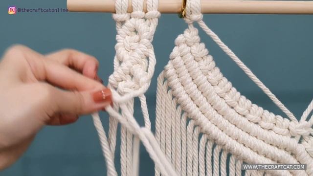 DIY Tutorial l How To Make Macrame Wall Hanging with beautiful Fringes ? смотреть онлайн