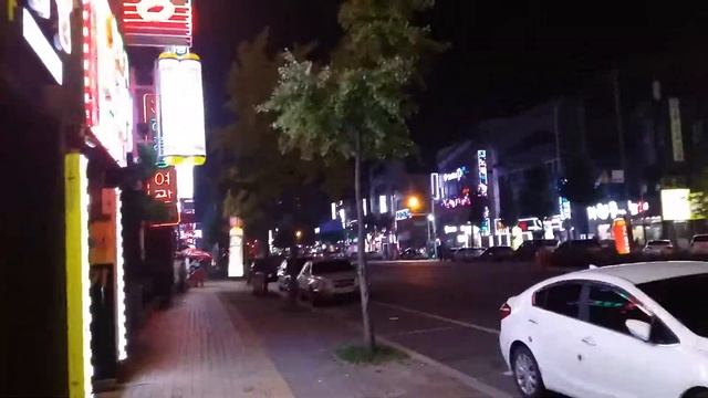 Вечерняя улица в Корее. смотреть онлайн