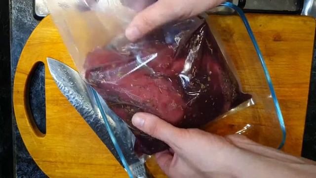 Итальянская Брезаола или сыровяленная говядина в красном вине смотреть онлайн