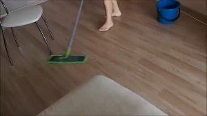 Супер помощница. Как мыть ламинат (пол) без разводов за считанные минуты.
