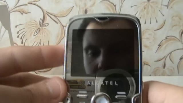 Alcatel OT800 Carbon VS Chrome Сomparison (Сравнение) RUS смотреть онлайн