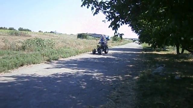 САМОДЕЛЬНЫЙ МОТОТРАКТОР из МОТОБЛОКА ! смотреть онлайн