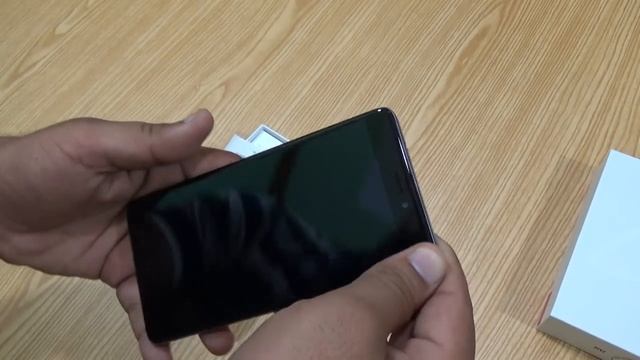 Xiaomi MI Redmi Note 4 Unboxing Urdu/Hindi смотреть онлайн