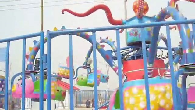 Аттракцион карусель Осьминог смотреть онлайн