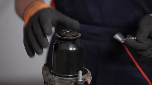 Как се сменят задна пружина за ходовата част на TOYOTA PRIUS 2 урок | Autodoc смотреть онлайн