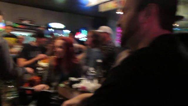 Open Mic Night Money Plays Fender Precision Bass смотреть онлайн