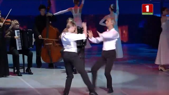 Марина Федосенко и Екатерина Шекордо (аккордеон), Юлия Хромец (скрипка), Антон Земницкий (контрабас