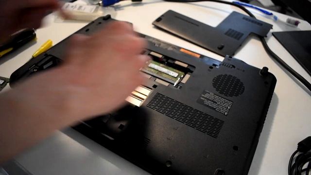 Bastler-Notebooks: MacBook (2006) Und Toshiba Satellite (2010)