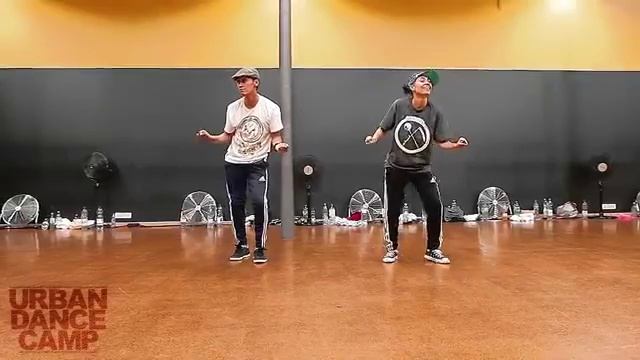 Вот так танцуют счастливые люди!!!!