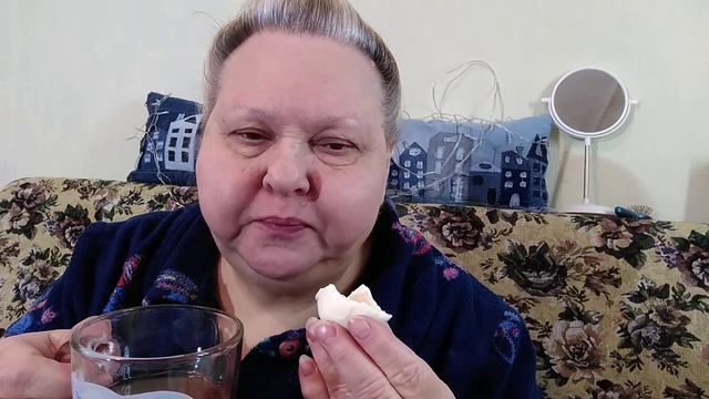 Мукбанг. сборный завтрак.