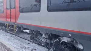 Отправление сдвоенной «Ласточки» ЭС2ГП-004 + ЭС2ГП-005 со станции Тула (Московский вокзал).