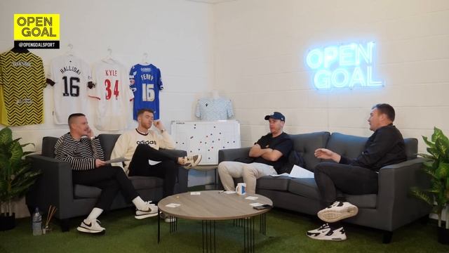 LATE RANGERS WINNER CUTS CELTIC'S LEAD TO 5 POINTS | Keeping The Ball On The Ground смотреть онлайн