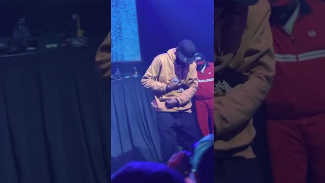 RAKIM PERFORMS LIVE THE GOD MC SHOWS WHY HE IS LEGENDARY @930ClubDC @RakimVEVO @TechnicianTheDJ смотреть онлайн