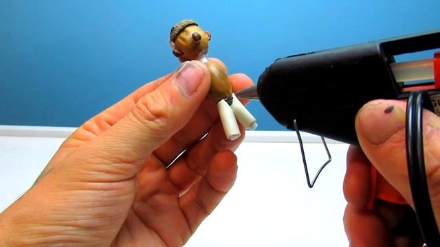 Сделал фигурку дяди Фёдора из мультика "Простоквашино" Поделки из желудей своими руками. смотреть онлайн