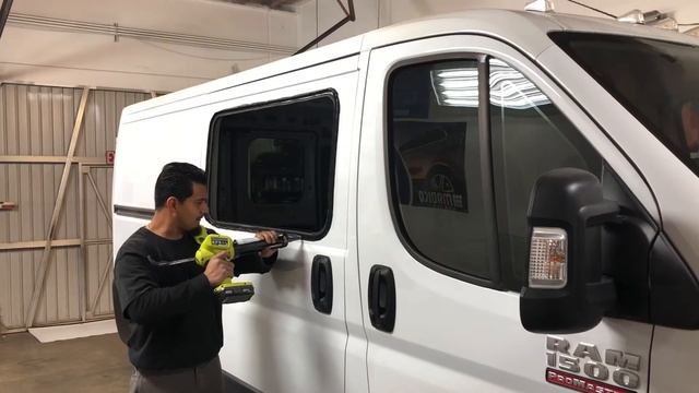Ram Pro Master sliding door glass installation смотреть онлайн
