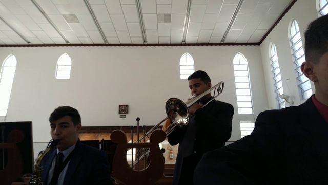 Hino 160-(cello, trombone e sax alto) смотреть онлайн