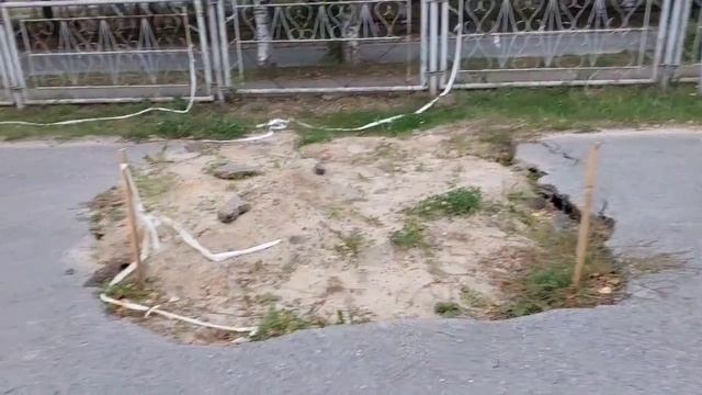 Школьный стадион у школы № 6 требует срочного ремонта! Это самый убогий стадион в городе Урай! смотреть онлайн