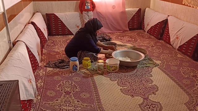 The recipe for cooking oil bread in the style of an Iranian lady/life in the village. смотреть онлайн