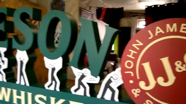 Не световая вывеска на газон смотреть онлайн